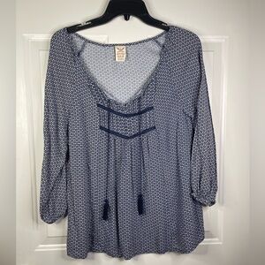 Faded Glory floral‎ V-neck with tassels.